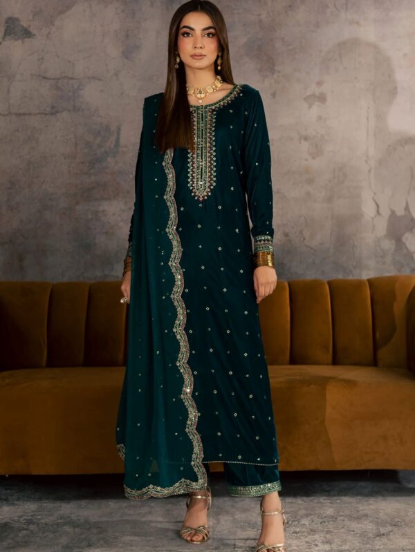 Pakistani Formal dresses in UK online
