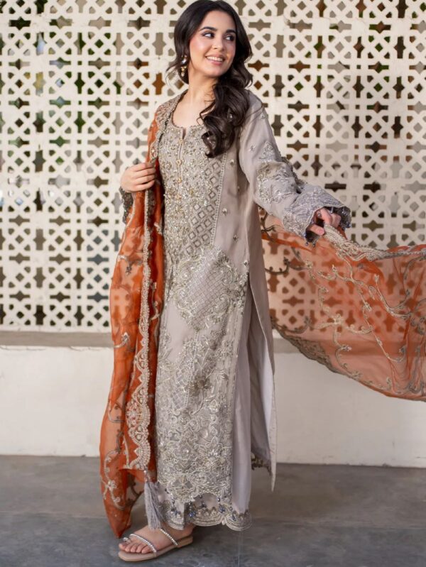 Pakistani Formal dresses in UK online