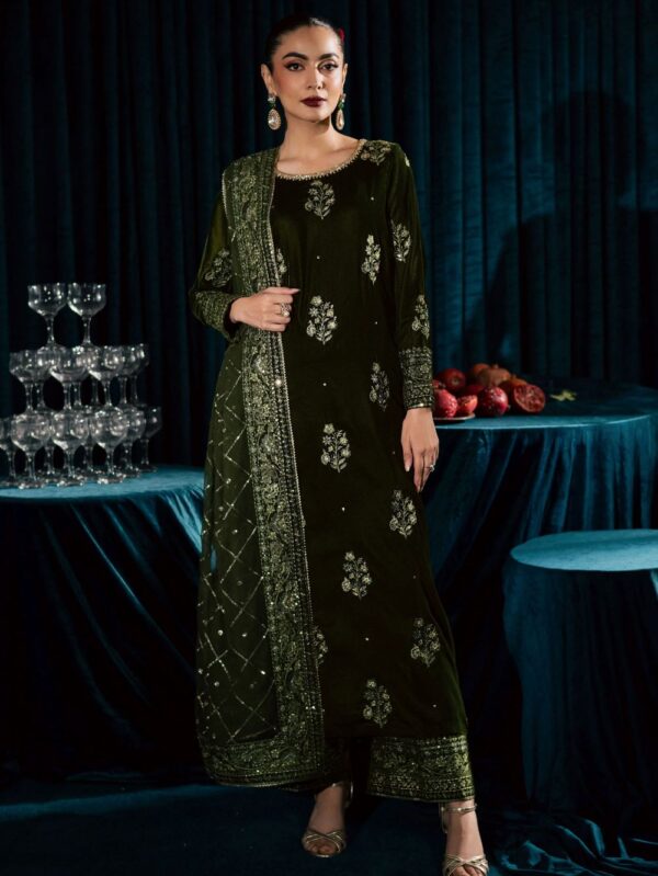 Pakistani Formal dresses in UK online