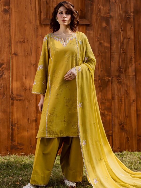 Pakistani Formal dresses in UK online