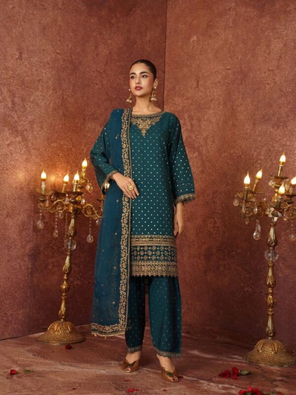 Pakistani Formal dresses in UK online