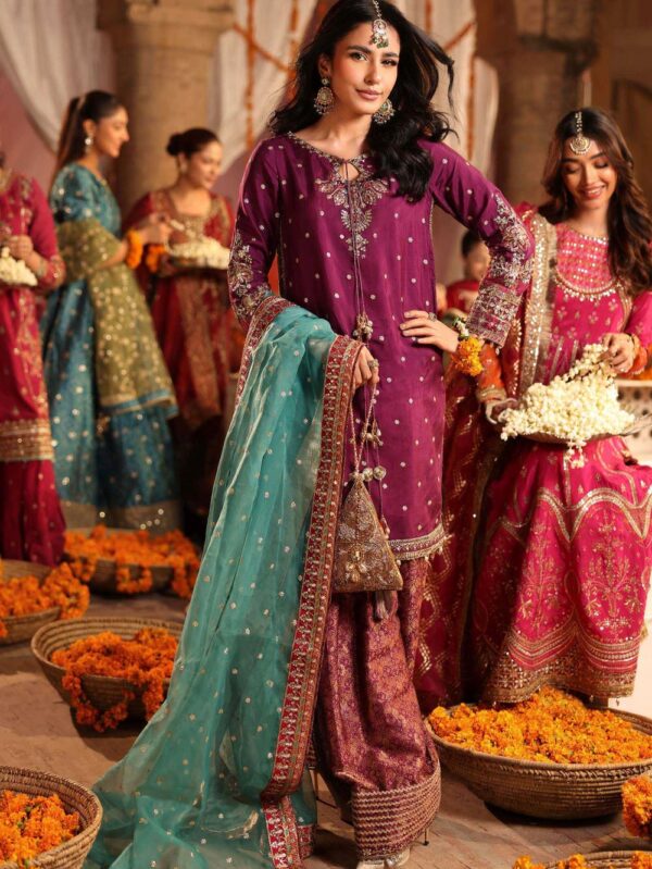 Pakistani Formal dresses in UK online