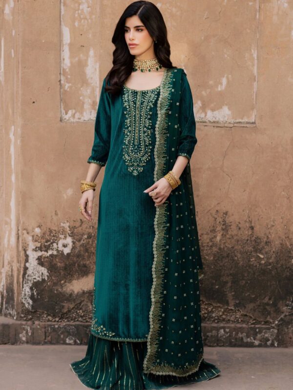 Pakistani Formal dresses in UK online