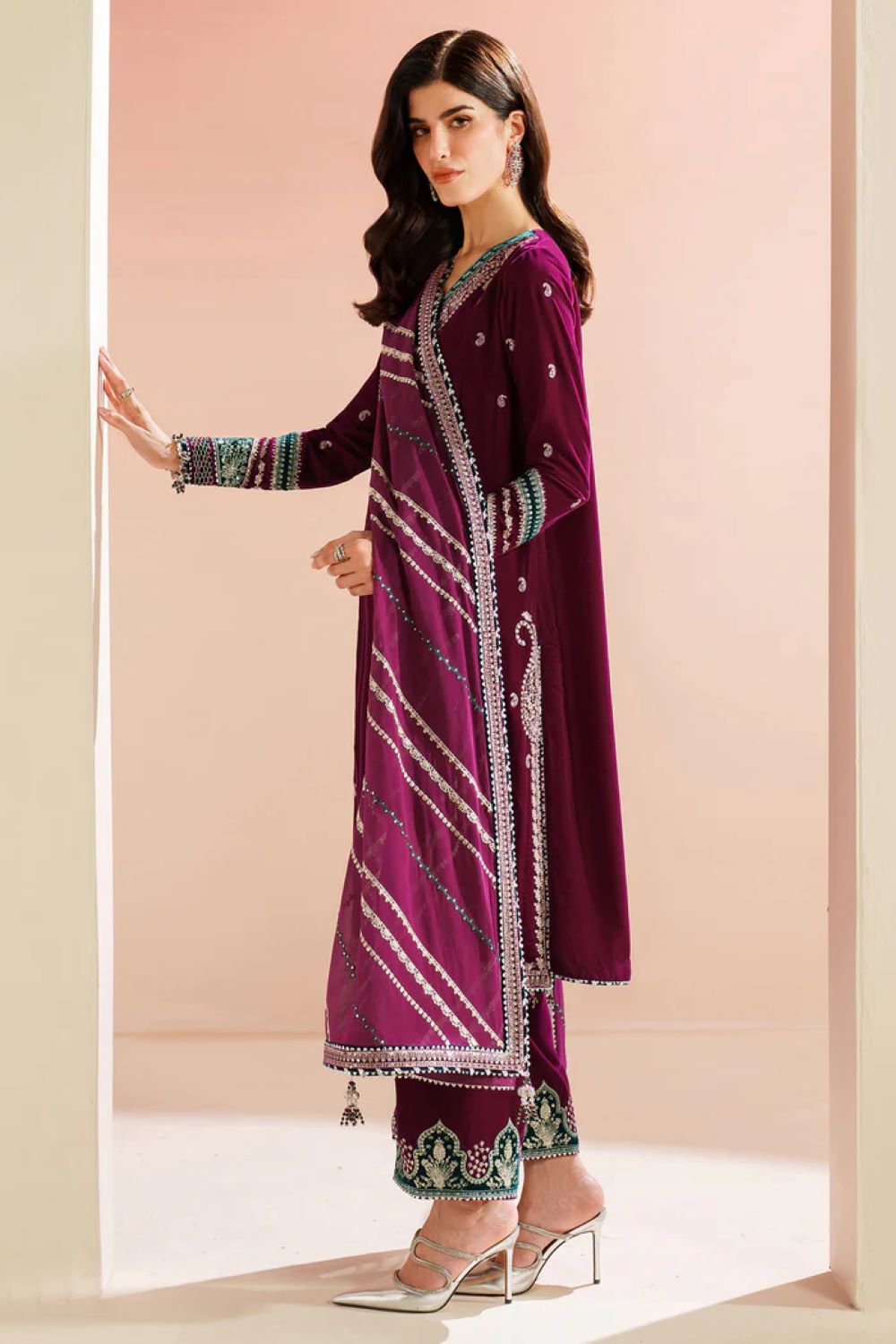 Jazmin | Embroidered Velvet Formal VVF D-6 | Ready To Wear - Image 5