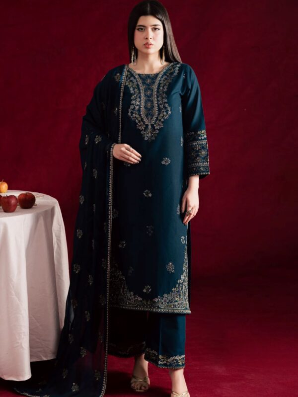 Pakistani Formal dresses in UK online