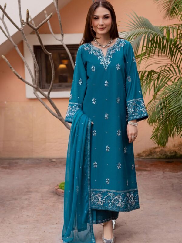 Pakistani Formal dresses in UK online