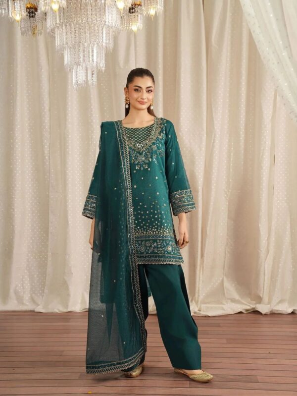 Pakistani Formal dresses in UK online