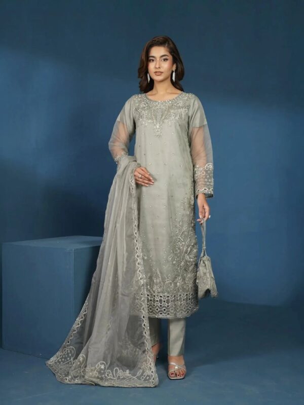 Pakistani Formal dresses in UK online
