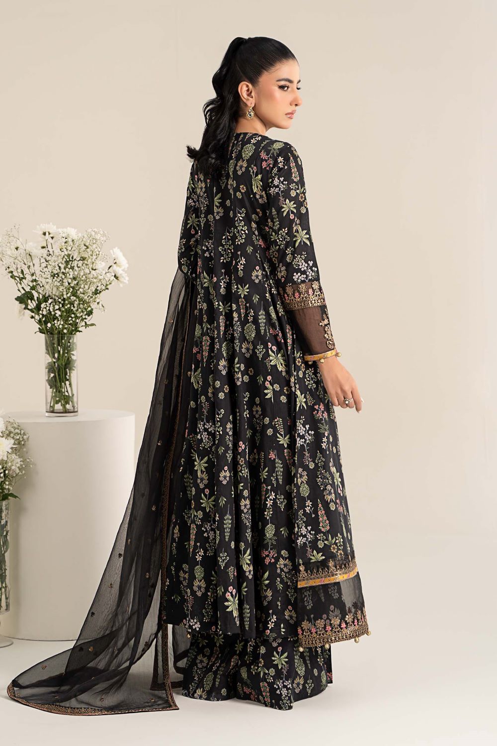 Maria.B |3 Piece Embroidered Lawn Suit | DW-EF25-26R1 | Ready to wear - Image 2