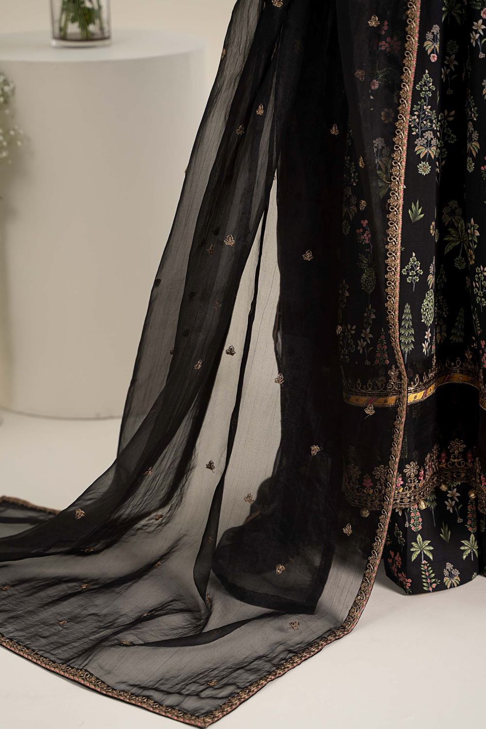 Maria.B |3 Piece Embroidered Lawn Suit | DW-EF25-26R1 | Ready to wear - Image 5