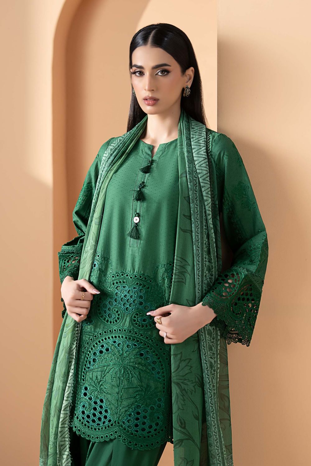 Maria.B |3 Piece Embroidered Dobby Lawn Suit | DW-EF26-02 | Ready to wear - Image 3