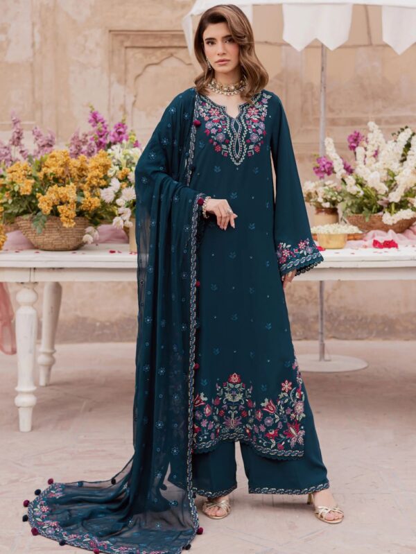 Pakistani Luxury dresses in UK online