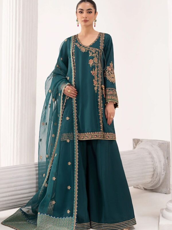 Pakistani Luxury dresses in UK online