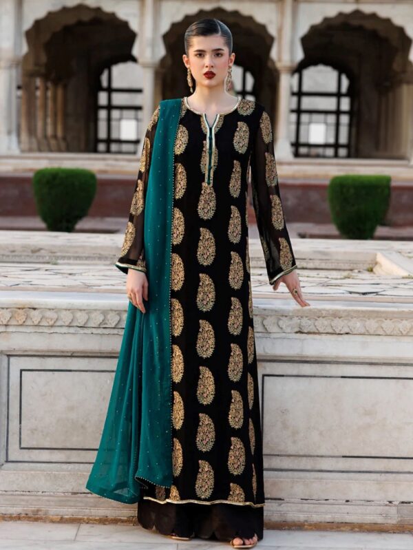 Pakistani Luxury dresses Festive collection in UK online