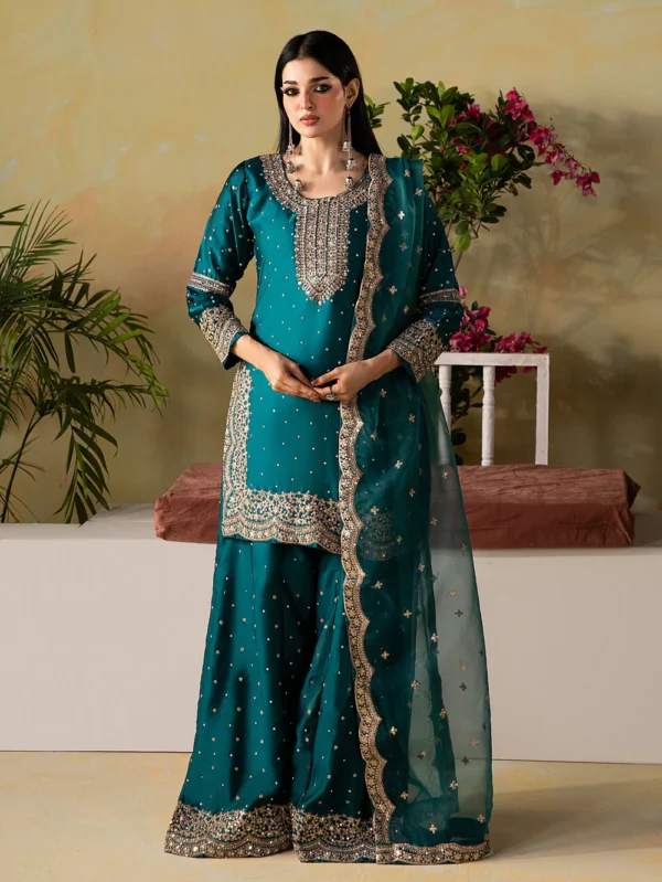 Pakistani Luxury dresses Festive collection in UK online